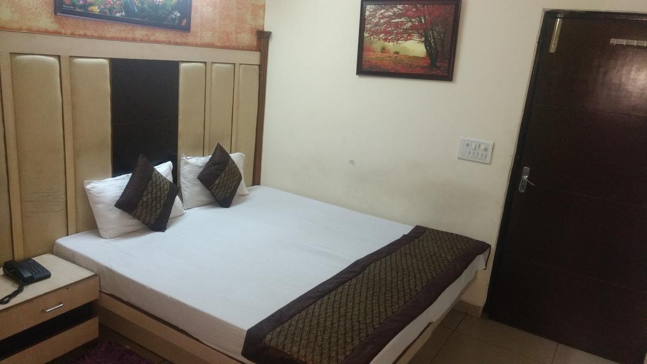 Hotel Sun Village Near New Delhi Railway Station Zewnętrze zdjęcie